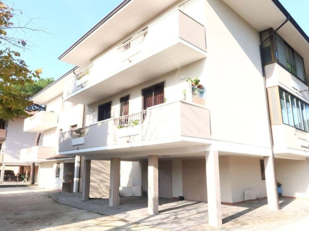 appartamento in vendita a Cervia in zona Pinarella
