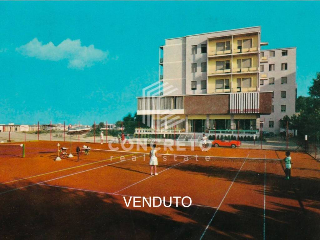 intera palazzina in vendita a Cervia in zona Milano Marittima