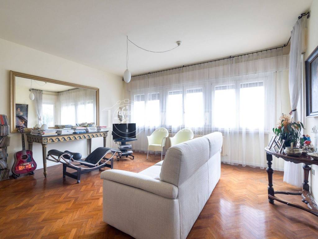 appartamento in vendita a Cervia in zona Milano Marittima