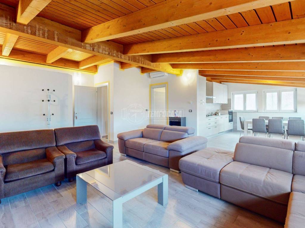 intera palazzina in vendita a Cervia in zona Pinarella