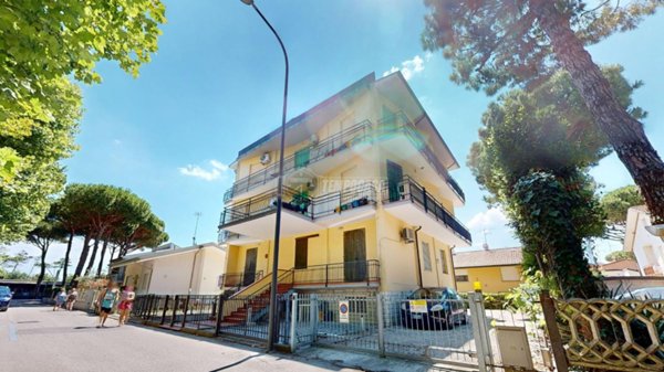appartamento in vendita a Cervia in zona Pinarella