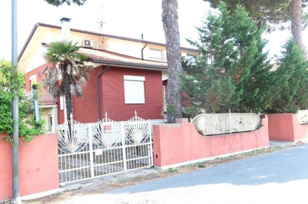 casa indipendente in vendita a Cervia in zona Pinarella