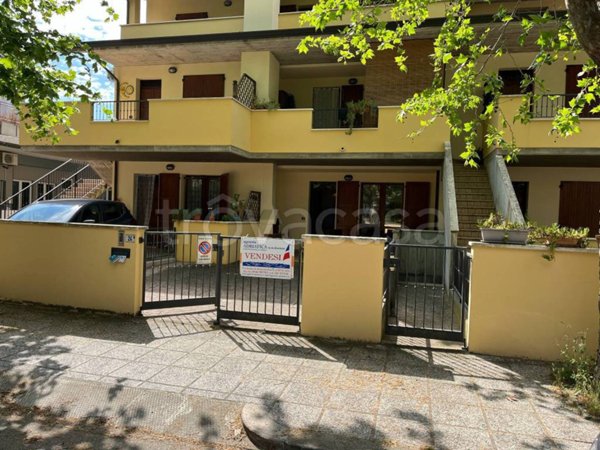 appartamento in vendita a Cervia in zona Pinarella