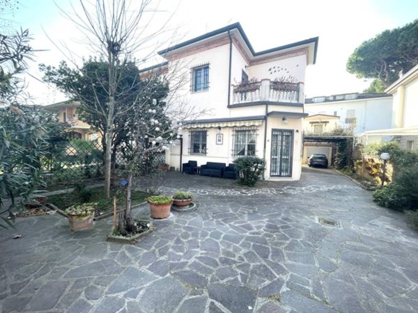 casa indipendente in vendita a Cervia