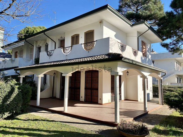 appartamento in vendita a Cervia in zona Milano Marittima