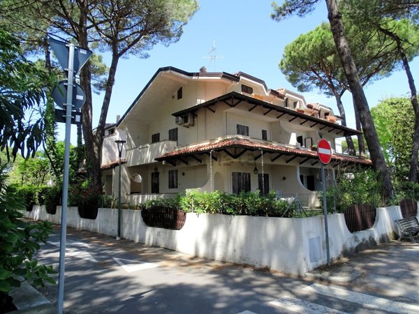casa indipendente in vendita a Cervia in zona Milano Marittima