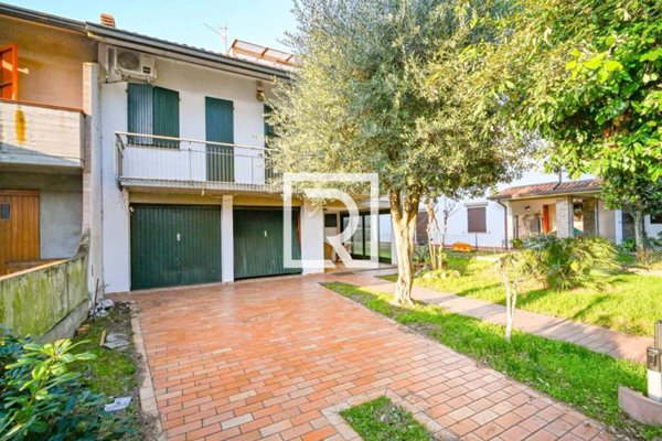 casa indipendente in vendita a Cervia
