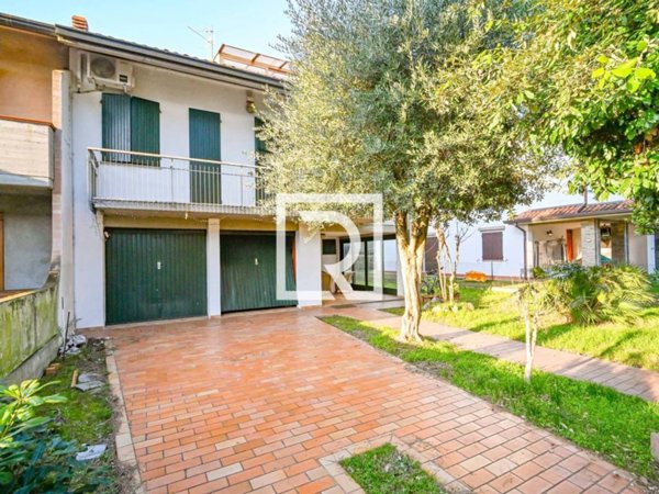 casa indipendente in vendita a Cervia in zona Villa Inferno