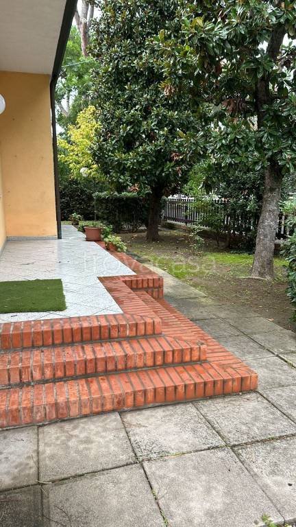 casa indipendente in vendita a Cervia