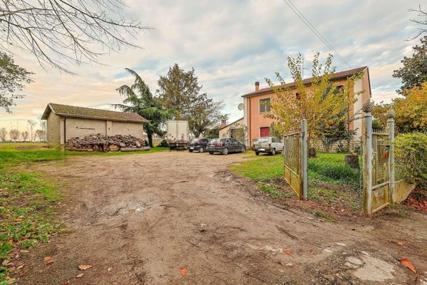 pentavano in vendita a Cervia in zona Cannuzzo