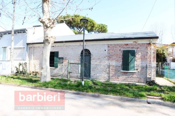 casa indipendente in vendita a Cervia