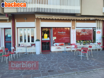 locale commerciale in vendita a Cervia