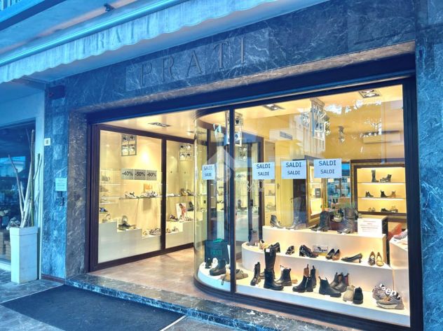 negozio in vendita a Cervia in zona Milano Marittima