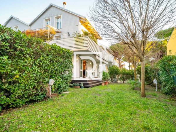 appartamento in vendita a Cervia in zona Pinarella