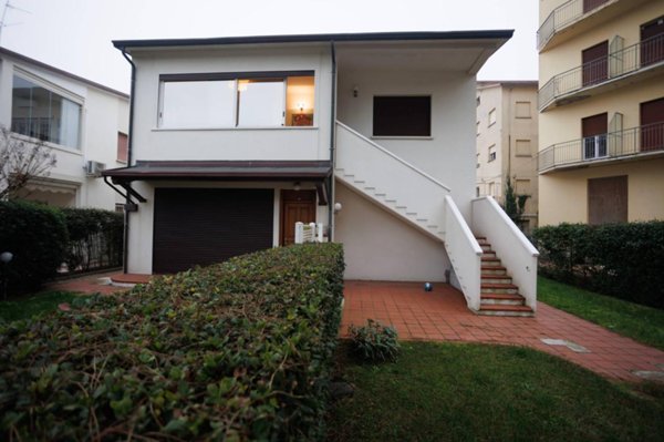casa indipendente in vendita a Cervia in zona Milano Marittima