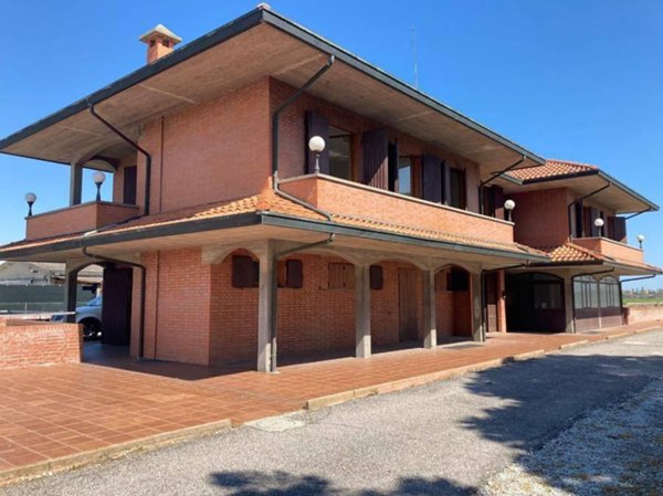casa indipendente in vendita a Cervia