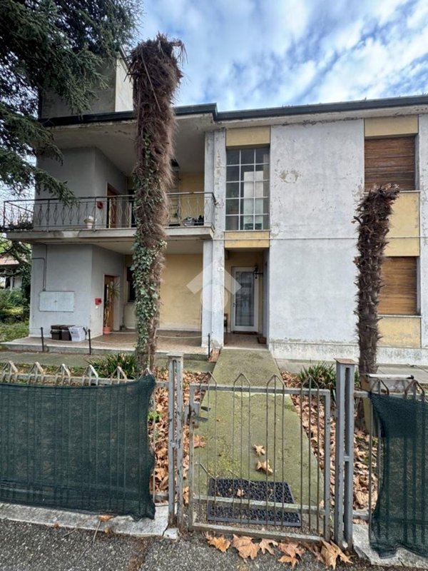 casa indipendente in vendita a Cervia