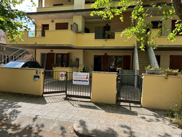 appartamento in vendita a Cervia in zona Pinarella