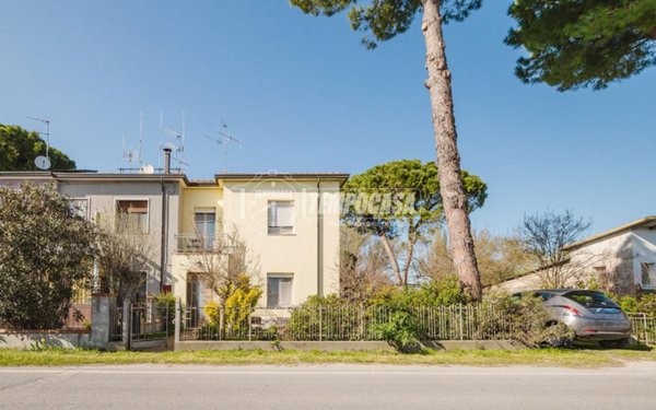 appartamento in vendita a Cervia in zona Cannuzzo
