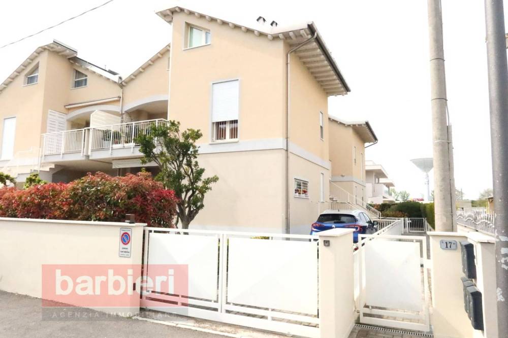 appartamento in vendita a Cervia in zona Pinarella