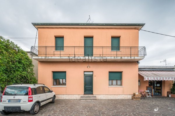 casa indipendente in vendita a Cervia