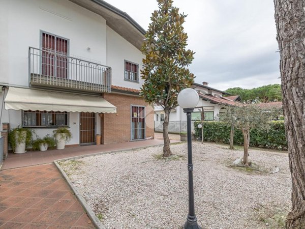 casa indipendente in vendita a Cervia in zona Pinarella