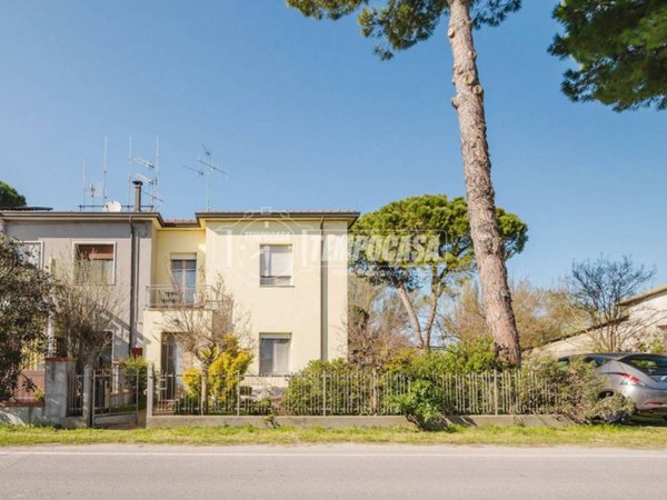 casa indipendente in vendita a Cervia in zona Cannuzzo