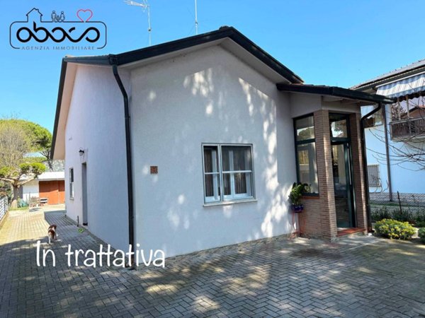 casa indipendente in vendita a Cervia in zona Pinarella