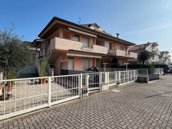 appartamento in vendita a Cervia in zona Pinarella