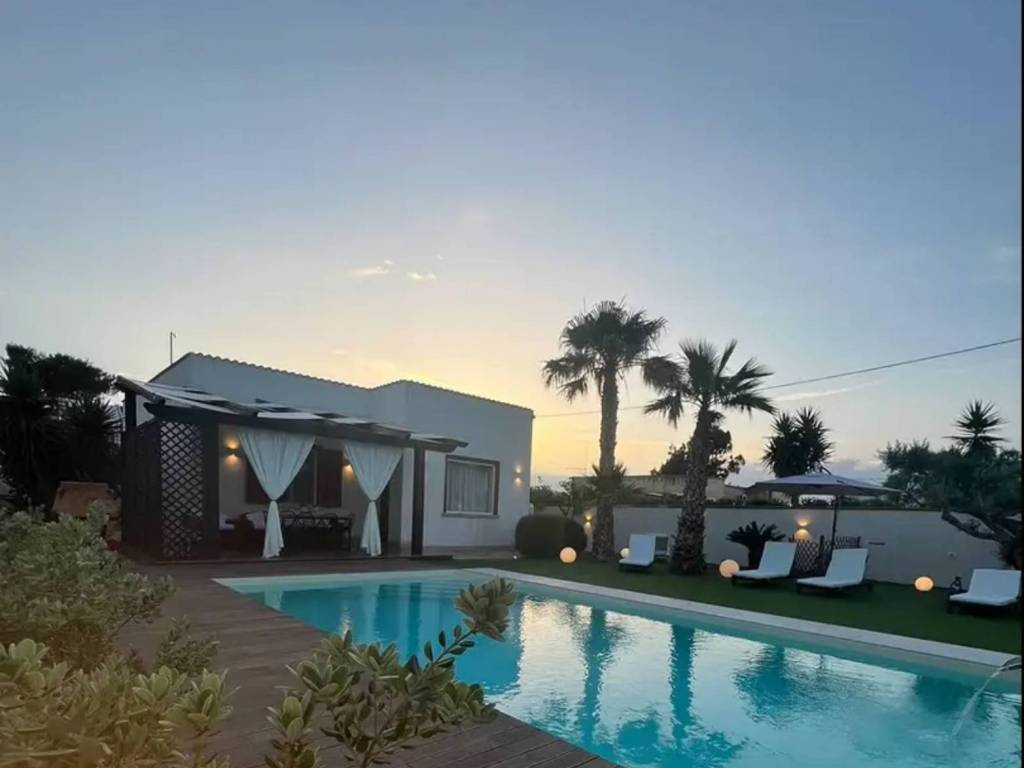 casa indipendente in vendita a Cervia