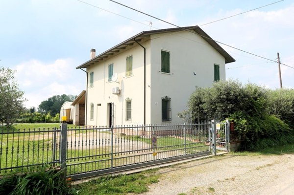 casa indipendente in vendita a Cervia in zona Cannuzzo