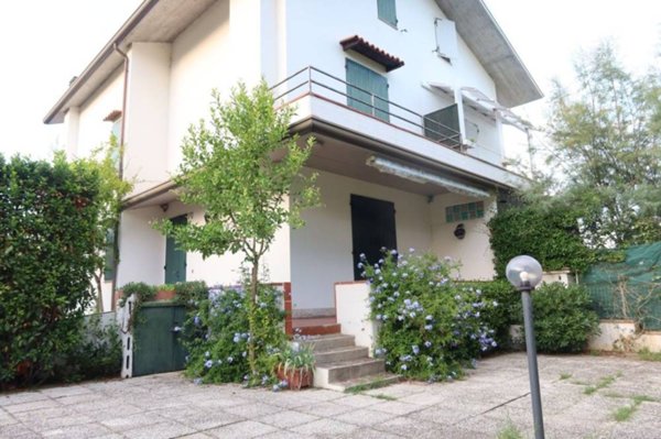 casa indipendente in vendita a Cervia in zona Pinarella