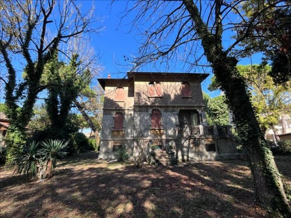 casa indipendente in vendita a Cervia