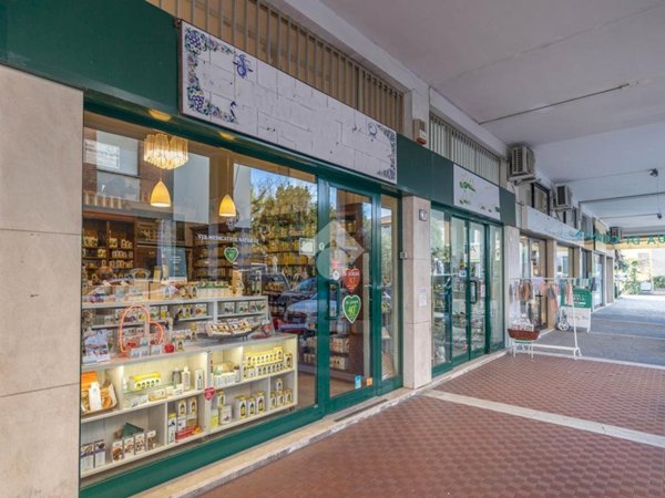 negozio in vendita a Cervia