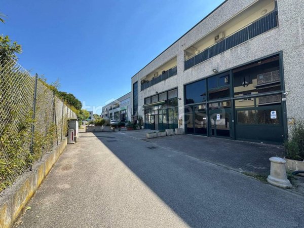 locale commerciale in vendita a Cervia
