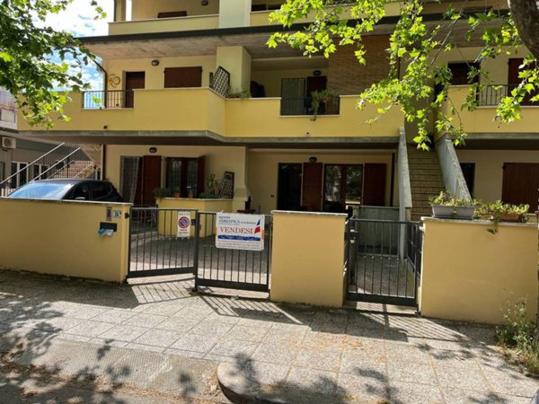 appartamento in vendita a Cervia in zona Pinarella