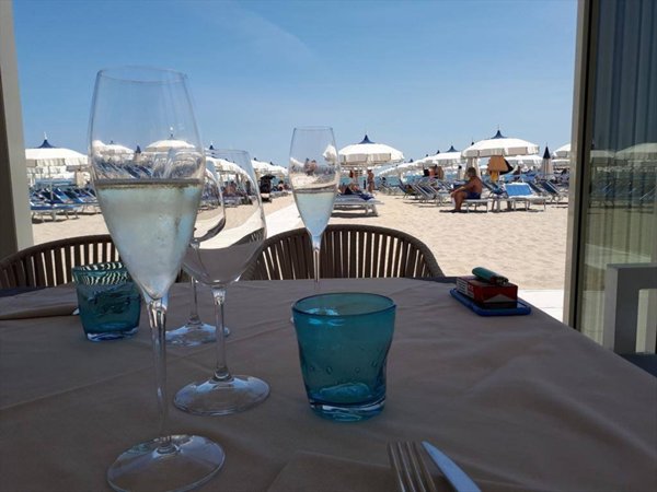 negozio in vendita a Cervia in zona Milano Marittima