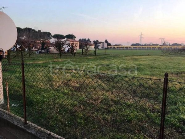 terreno edificabile in vendita a Cervia in zona Cannuzzo