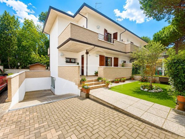 casa indipendente in vendita a Cervia in zona Milano Marittima