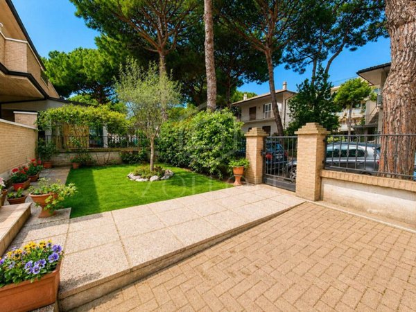 casa indipendente in vendita a Cervia in zona Milano Marittima