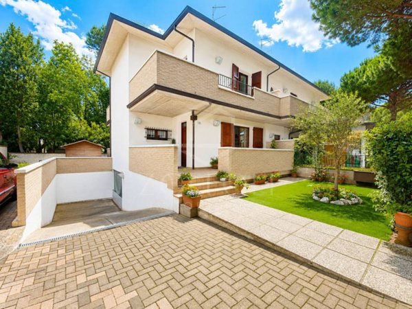 casa indipendente in vendita a Cervia