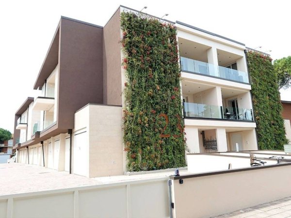 appartamento in vendita a Cervia in zona Milano Marittima