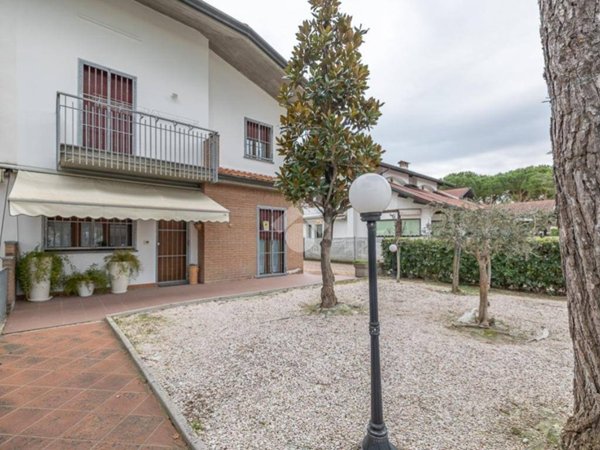 casa indipendente in vendita a Cervia in zona Pinarella