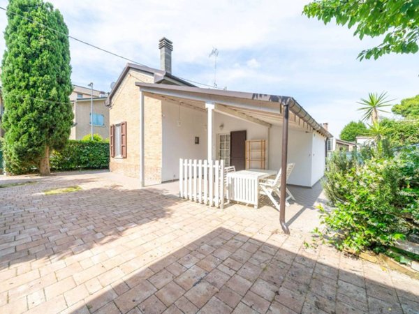 casa indipendente in vendita a Cervia in zona Montaletto
