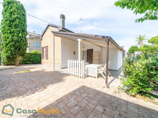 casa indipendente in vendita a Cervia in zona Castiglione di Cervia