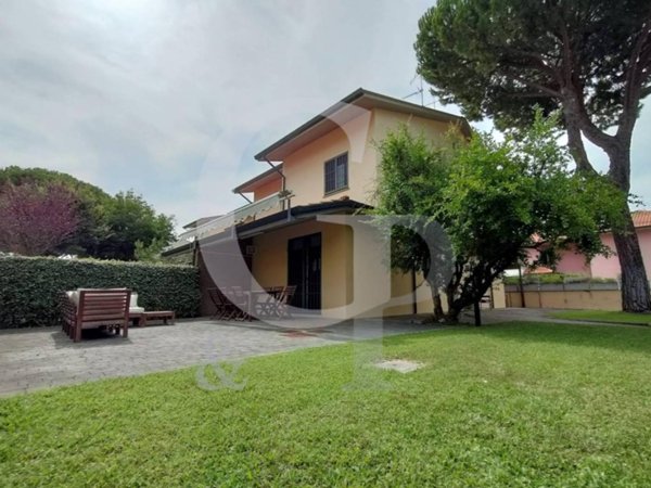 casa indipendente in vendita a Cervia