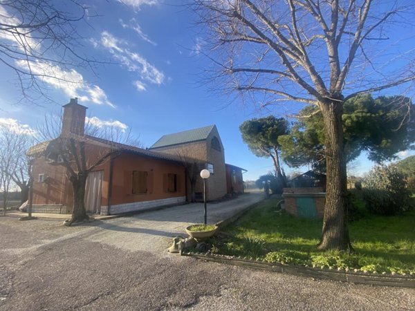 casa indipendente in vendita a Cervia