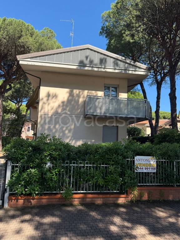 appartamento in vendita a Cervia in zona Milano Marittima
