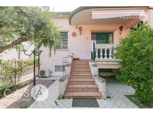 casa indipendente in vendita a Cervia in zona Castiglione di Cervia