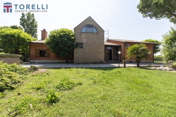 casa indipendente in vendita a Cervia